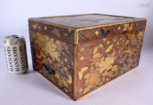 A LARGE 19TH CENTURY JAPANESE MEIJI PERIOD GOLD LACQUER BOX ...