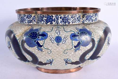 A LATE 19TH CENTURY CHINESE CLOISONNE ENAMEL CENSER Qing, de...