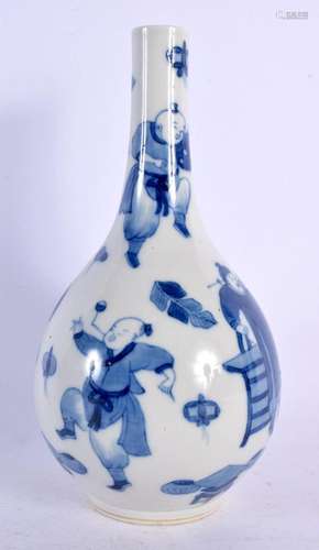 A 19TH CENTURY CHINESE BLUE AND WHITE PORCELAIN BULBOUS VASE...