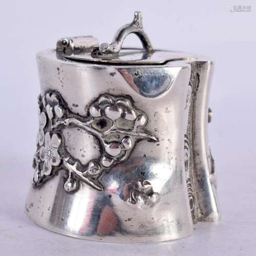 A 19TH CENTURY CHINESE EXPORT SILVER CRUET POT by Zeewo. 80 ...