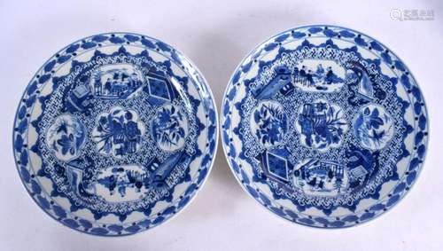 A PAIR OF 19TH CENTURY CHINESE BLUE AND WHITE PORCELAIN PLAT...