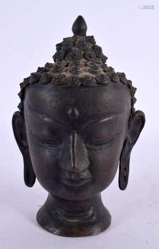 AN ANTIQUE THAI BRONZE BUDDHISTIC BUST. 15 cm x 8 cm.