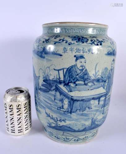 A LARGE CHINESE BLUE AND WHITE PORCELAIN VASE 20th Century. ...