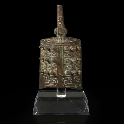 An unusual small Chinese patinated bronze bell, Yongzhong 青...