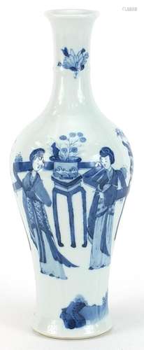 Chinese blue and white porcelain vase hand painted with figu...