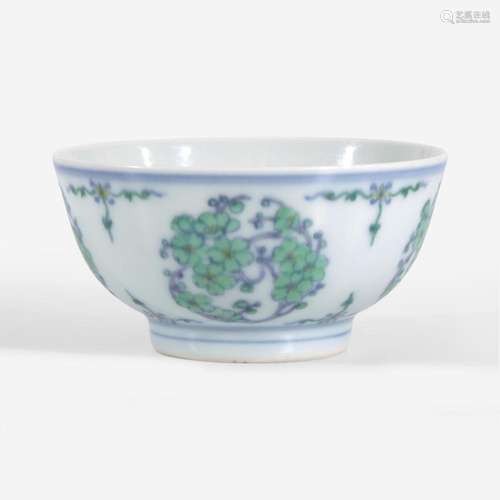 A Chinese doucai-decorated "Prunus" bowl 斗彩梅花碗...