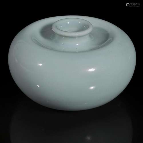 A Chinese "Clair de lune"-glazed apple-form coupe,...