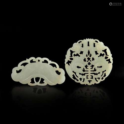 Two Chinese carved jade pendants 玉佩两件 Late Qing to Repub...