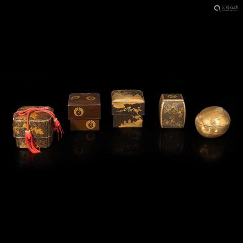 A group of five assorted Japanese lacquer boxes with covers ...