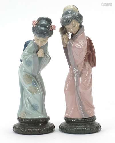 Pair of Lladro figurines of Japanese Geishas, the largest 30...