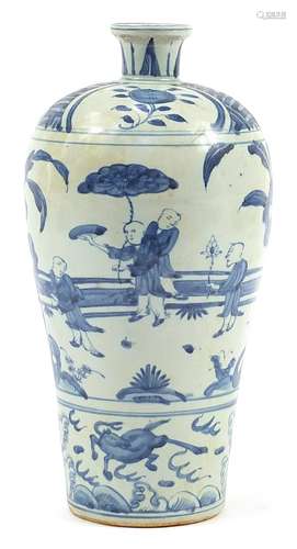 Chinese blue and white porcelain vase hand painted with figu...