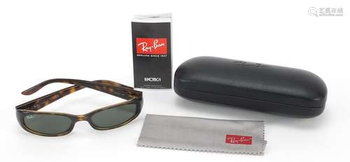 Cased pair of Ray-Ban tortoiseshell design sunglasses with c...