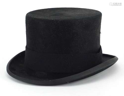 Concept Career Wear top hat, the interior 19.5cm x 16cm