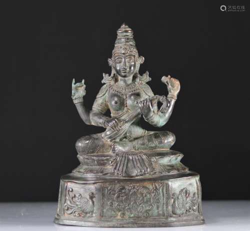 Imposante déesse en bronze XIXèmePoids: 12.60 kgRégion: Asie...
