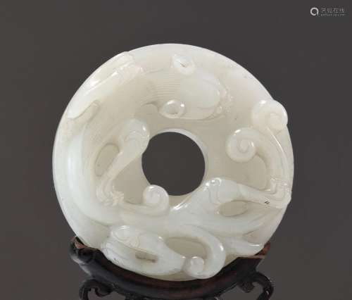Disque en jade blanc orné d'un chilong XVIIIème QianlongPoid...