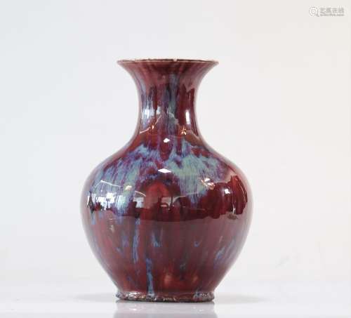 Vase sang de bœuf flammé époque QingPoids: 4.90 kgRégion: Ch...