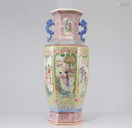 Imposant vase en porcelaine de chine d'époque républiquePoid...