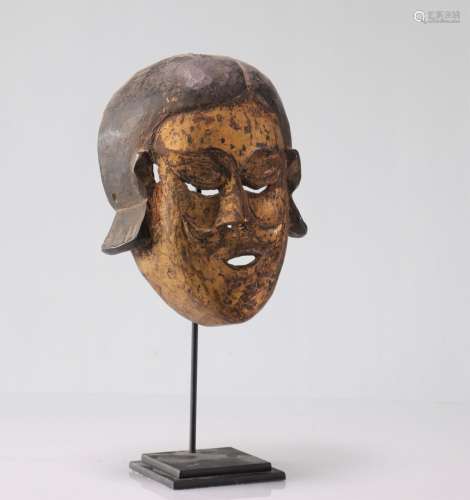 Masque d'Asie en bois sculpté doré VXIII/XIXèmePoids: 2.41 k...