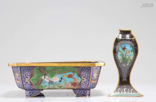 Cloisonné asiatique jardinière et vase vers 1900Poids: 2.14 ...