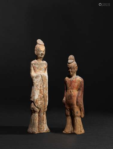 DEUX STATUETTES DE FONCTIONNAIRES EN TERRE CUITE Dynastie We...