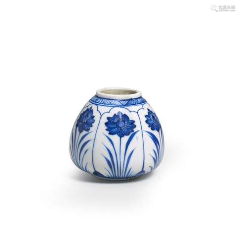 A FINE BLUE AND WHITE WATERPOT  Kangxi