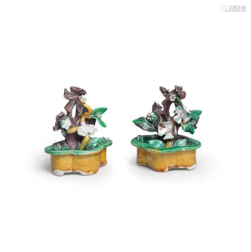 A PAIR OF MINIATURE FAMILLE-VERTE BISCUIT PLANTER-SHAPED JOS...