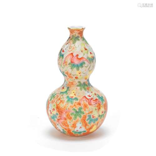 A SMALL FAMILLE ROSE DOUBLE GOURD VASE Qianlong six-characte...