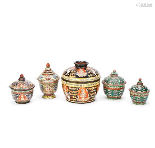 A GROUP OF FIVE BENCHARONG JARS AND COVERS China for the Kin...