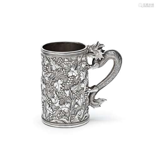 A CHINESE EXPORT SILVER TANKARD Second half 19th century