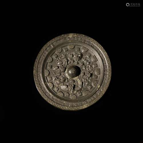 MIROIR CIRCULAIRE EN BRONZE Dynastie des Han orientaux (25-2...