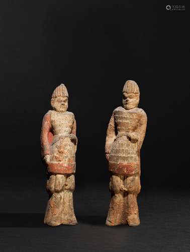 PAIRE DE STATUETTES DE SOLDATS EN TERRE CUITE Dynastie des W...