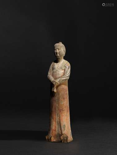 STATUETTE DE DAME DE COUR EN TERRE CUITE Dynastie Tang (618-...