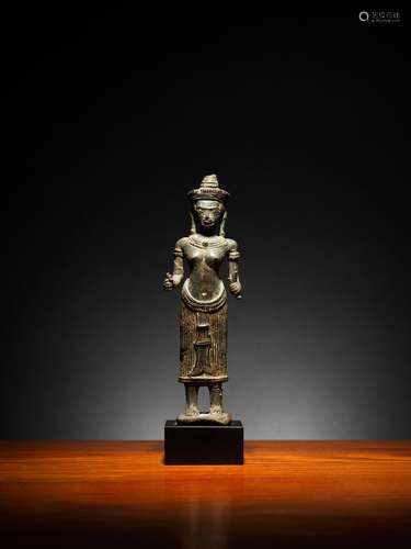 STATUETTE DE DEVI EN ALLIAGE DE CUIVRE Cambodge, style d'...