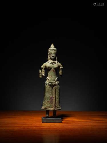 STATUETTE DE PRAJNAPARAMITA EN ALLIAGE DE CUIVRE Cambodge, &...