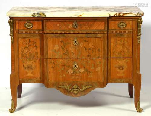 Commode de style Transition en marqueterie de diverses essen...