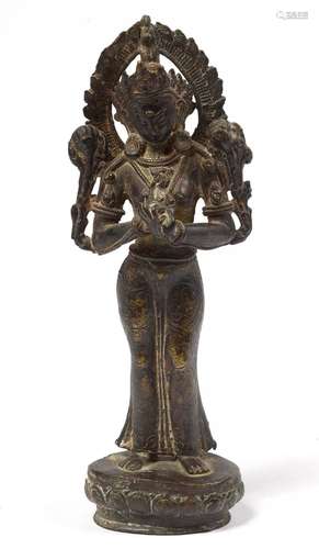 "Srivijaya debout sur une fleur de lotus" en bronz...