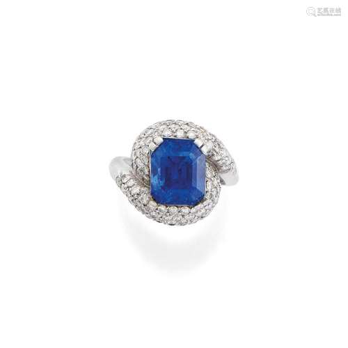 blue sapphire and diamond ring