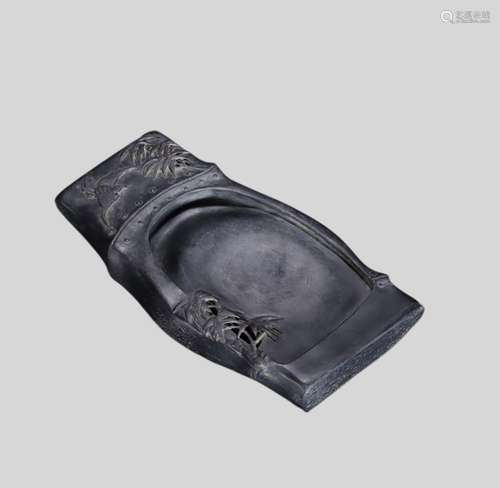 Wang Yongji style inkstone table with dianthus knot pattern