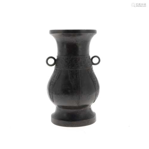 VASE PANSU A LONG COL