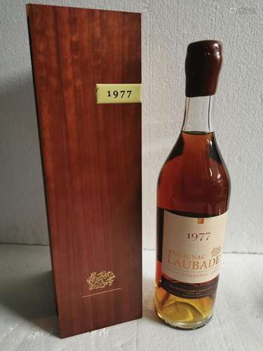 1 bouteille BAS-ARMAGNAC Laubade 1977 cb