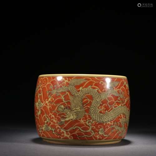Red Background Yellow Color Sea Dragon Pattern Jar with Lid