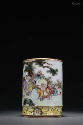 Famille Rose Eighteen Arhats Brush Holder