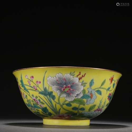 Yellow-glazed Famille Rose Flowers Pattern Bowls