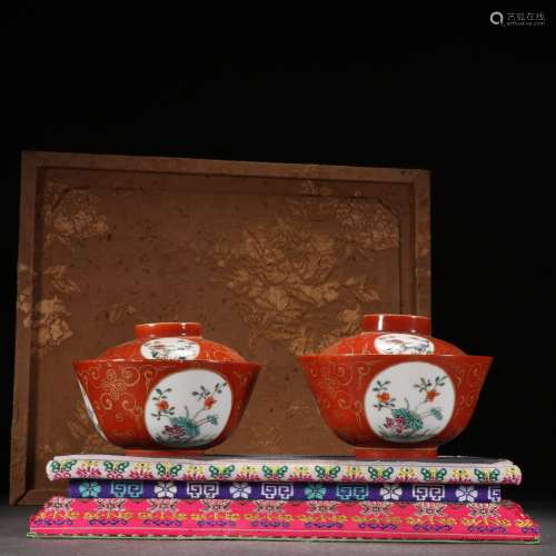 Red-glazed Famille Rose Flowers Pattern Tea Bowls