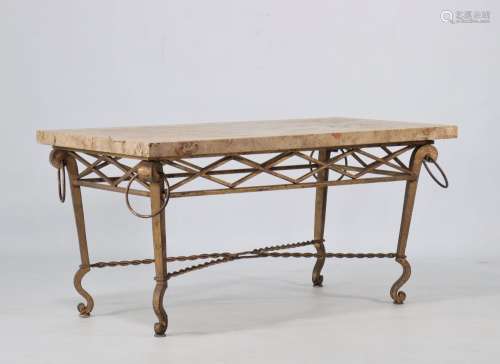 Gilbert POILLERAT (1902-1988) table basse en fer forgé doréP...