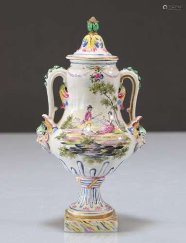 MARSEILLE Vase couvert Manufacture de la veuve Perrin.Poids:...
