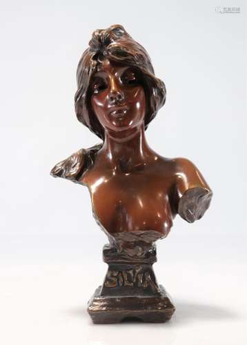 Emmanuel VILLANIS (1858-1914) Buste de jeune femme en bronze...