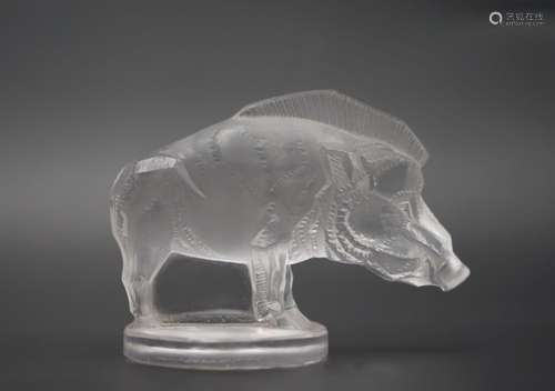 R. LALIQUE France. Sanglier. Sujet en verre dépoli.  Signé R...