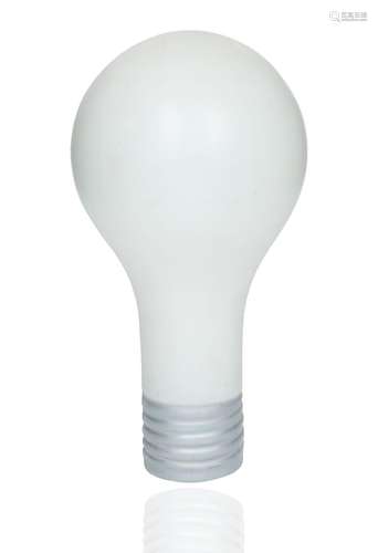 A VINTAGE POP-ART PLASTIC LIGHT FORMED AS A LIGHT BULB