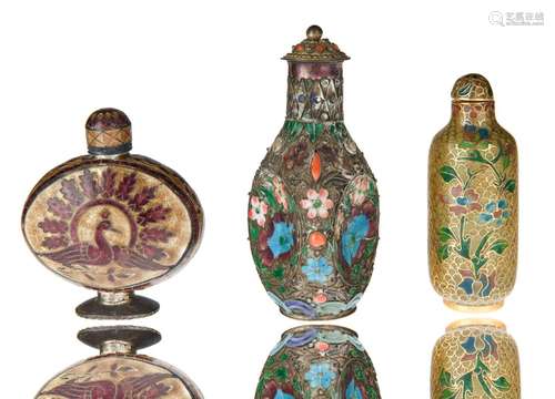 A GROUP OF THREE ENAMEL AND GLASS SNUFF BOTTLES